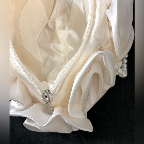 Women’s White Satin Floral Handbag - Picture 9 of 12